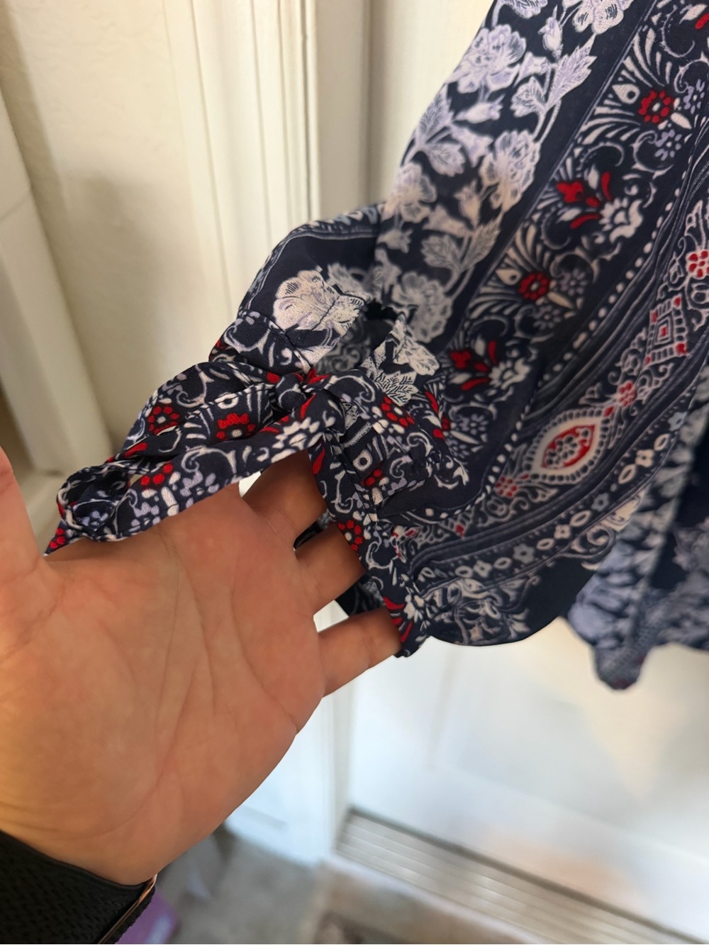 Liz Claiborne Navy Floral Paisley Top with Red Accents - Picture 5 of 5
